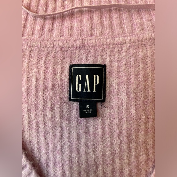GAP Women’s v-neck sweater - Picture 3 of 4